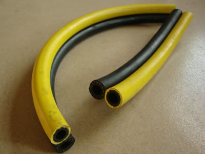 Two groups of twin welding hoses are displayed in the picture.